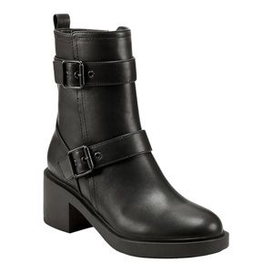 Bandolino  Booties